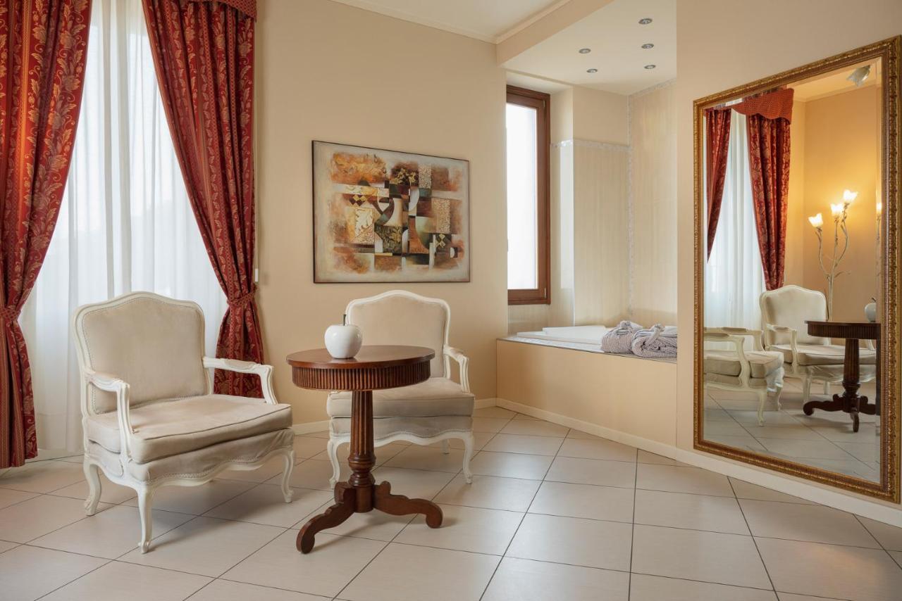 Hotel Mayer & Splendid - Wellness E Spa Desenzano del Garda Exterior foto